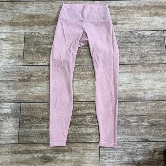 Lululemon Wunder Under High-Rise Tight Snow Washed
Vintage Mauve Size 6 - Picture 4 of 11